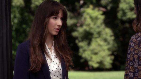 Pretty_Little_Liars_S06E15_Do_Not_Disturb_720p_WEB-DL_DD5_1_H_264-NTb_0947.jpg