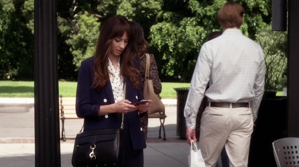 Pretty_Little_Liars_S06E15_Do_Not_Disturb_720p_WEB-DL_DD5_1_H_264-NTb_0984.jpg