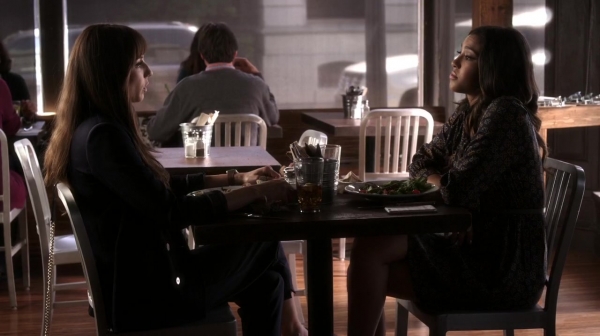 Pretty_Little_Liars_S06E15_Do_Not_Disturb_720p_WEB-DL_DD5_1_H_264-NTb_1092.jpg