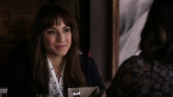 Pretty_Little_Liars_S06E15_Do_Not_Disturb_720p_WEB-DL_DD5_1_H_264-NTb_1136.jpg