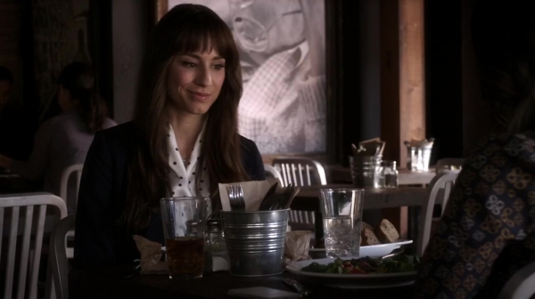 Pretty_Little_Liars_S06E15_Do_Not_Disturb_720p_WEB-DL_DD5_1_H_264-NTb_1143.jpg