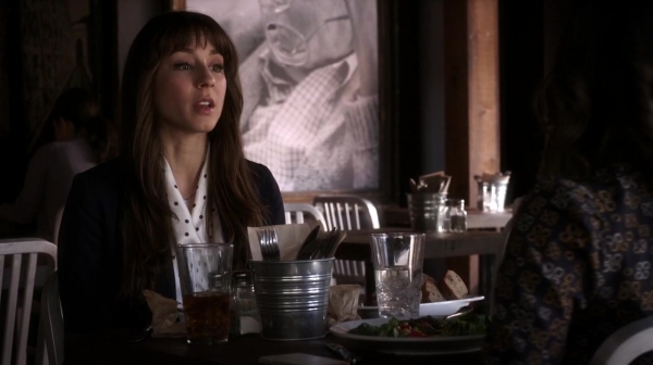 Pretty_Little_Liars_S06E15_Do_Not_Disturb_720p_WEB-DL_DD5_1_H_264-NTb_1145.jpg