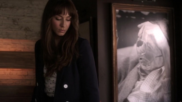 Pretty_Little_Liars_S06E15_Do_Not_Disturb_720p_WEB-DL_DD5_1_H_264-NTb_1159.jpg