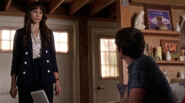 Pretty_Little_Liars_S06E15_Do_Not_Disturb_720p_WEB-DL_DD5_1_H_264-NTb_1386.jpg