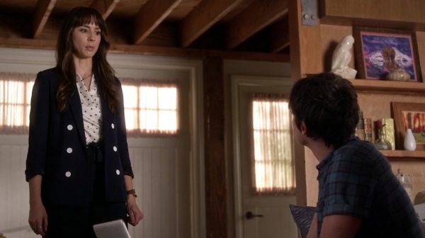 Pretty_Little_Liars_S06E15_Do_Not_Disturb_720p_WEB-DL_DD5_1_H_264-NTb_1388.jpg