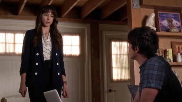 Pretty_Little_Liars_S06E15_Do_Not_Disturb_720p_WEB-DL_DD5_1_H_264-NTb_1393.jpg