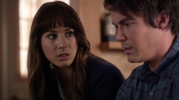 Pretty_Little_Liars_S06E15_Do_Not_Disturb_720p_WEB-DL_DD5_1_H_264-NTb_1429.jpg