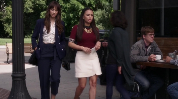 Pretty_Little_Liars_S06E15_Do_Not_Disturb_720p_WEB-DL_DD5_1_H_264-NTb_1587.jpg