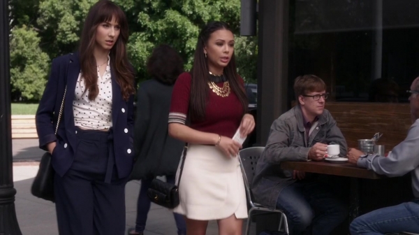 Pretty_Little_Liars_S06E15_Do_Not_Disturb_720p_WEB-DL_DD5_1_H_264-NTb_1588.jpg