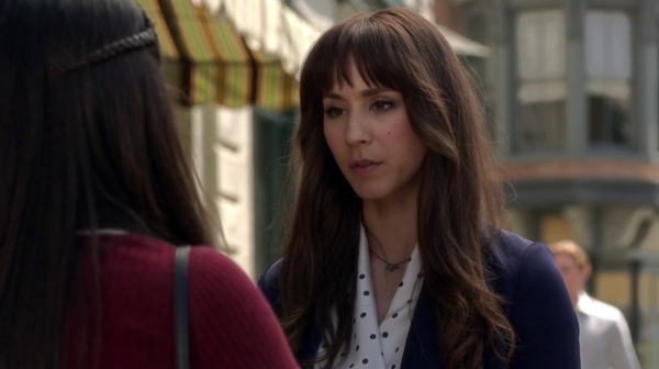 Pretty_Little_Liars_S06E15_Do_Not_Disturb_720p_WEB-DL_DD5_1_H_264-NTb_1597.jpg