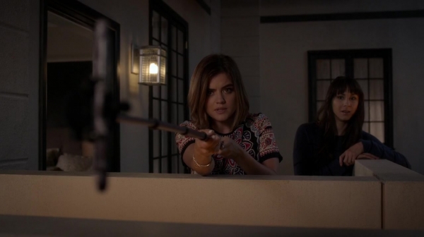 Pretty_Little_Liars_S06E15_Do_Not_Disturb_720p_WEB-DL_DD5_1_H_264-NTb_1859.jpg