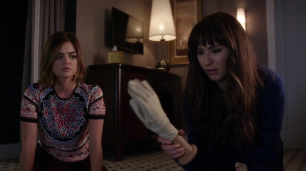 Pretty_Little_Liars_S06E15_Do_Not_Disturb_720p_WEB-DL_DD5_1_H_264-NTb_2188.jpg
