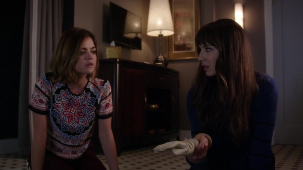 Pretty_Little_Liars_S06E15_Do_Not_Disturb_720p_WEB-DL_DD5_1_H_264-NTb_2190.jpg