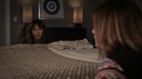 Pretty_Little_Liars_S06E15_Do_Not_Disturb_720p_WEB-DL_DD5_1_H_264-NTb_2260.jpg