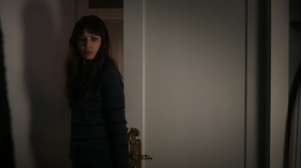 Pretty_Little_Liars_S06E15_Do_Not_Disturb_720p_WEB-DL_DD5_1_H_264-NTb_2432.jpg