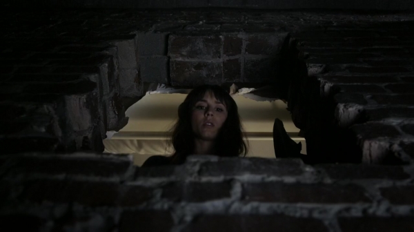 Pretty_Little_Liars_S06E15_Do_Not_Disturb_720p_WEB-DL_DD5_1_H_264-NTb_2442.jpg