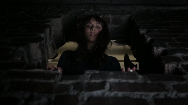 Pretty_Little_Liars_S06E15_Do_Not_Disturb_720p_WEB-DL_DD5_1_H_264-NTb_2443.jpg