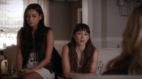 Pretty_Little_Liars_S06E16_Where_Somebody_Waits_for_Me_720p_WEB-DL_DD5_1_H_264-NTb_0818.jpg
