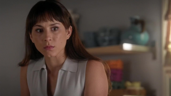 Pretty_Little_Liars_S06E16_Where_Somebody_Waits_for_Me_720p_WEB-DL_DD5_1_H_264-NTb_1305.jpg