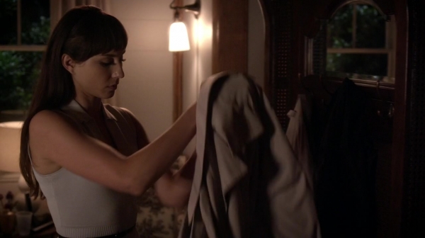 Pretty_Little_Liars_S06E16_Where_Somebody_Waits_for_Me_720p_WEB-DL_DD5_1_H_264-NTb_1728.jpg