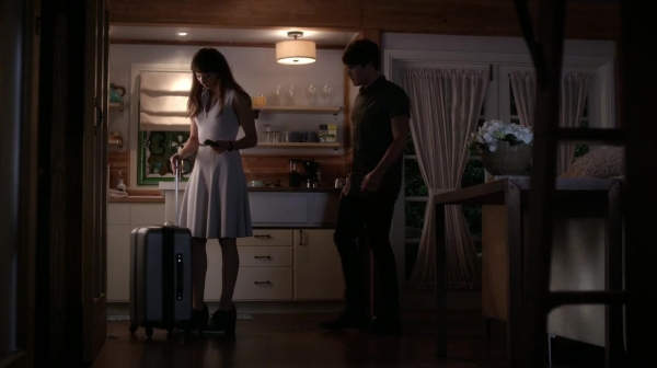 Pretty_Little_Liars_S06E16_Where_Somebody_Waits_for_Me_720p_WEB-DL_DD5_1_H_264-NTb_2480.jpg