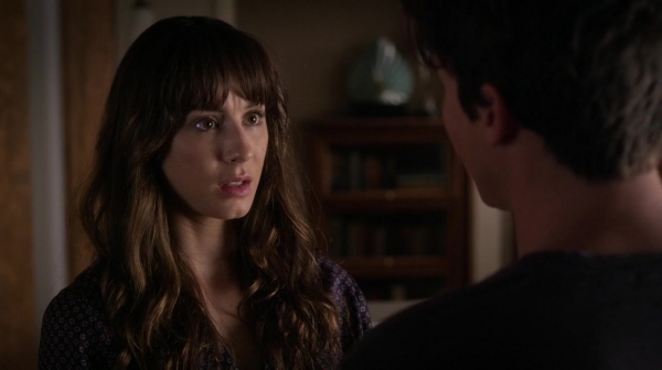 Pretty_Little_Liars_S06E17_We_ve_All_Got_Baggage_720p_WEB-DL_DD5_1_H_264-NTb_0206.jpg