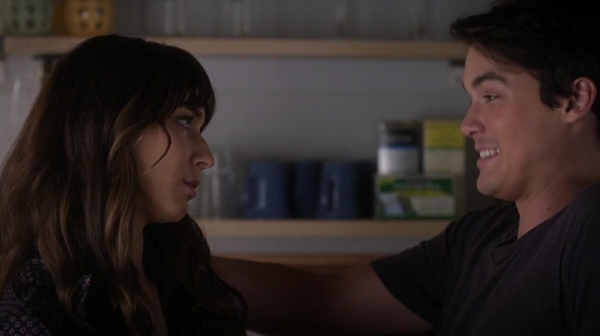 Pretty_Little_Liars_S06E17_We_ve_All_Got_Baggage_720p_WEB-DL_DD5_1_H_264-NTb_0226.jpg