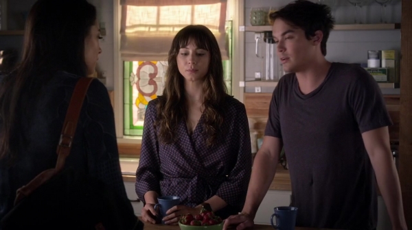 Pretty_Little_Liars_S06E17_We_ve_All_Got_Baggage_720p_WEB-DL_DD5_1_H_264-NTb_0290.jpg