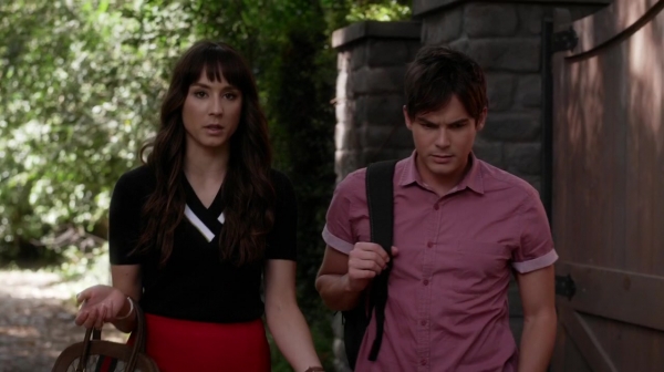 Pretty_Little_Liars_S06E17_We_ve_All_Got_Baggage_720p_WEB-DL_DD5_1_H_264-NTb_0808.jpg