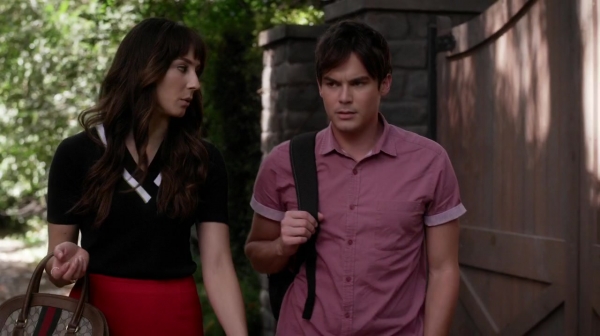 Pretty_Little_Liars_S06E17_We_ve_All_Got_Baggage_720p_WEB-DL_DD5_1_H_264-NTb_0809.jpg