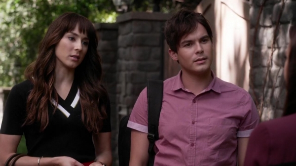Pretty_Little_Liars_S06E17_We_ve_All_Got_Baggage_720p_WEB-DL_DD5_1_H_264-NTb_0851.jpg