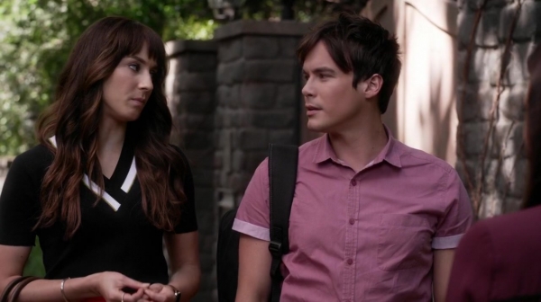Pretty_Little_Liars_S06E17_We_ve_All_Got_Baggage_720p_WEB-DL_DD5_1_H_264-NTb_0852.jpg