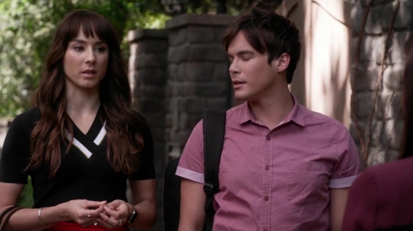 Pretty_Little_Liars_S06E17_We_ve_All_Got_Baggage_720p_WEB-DL_DD5_1_H_264-NTb_0853.jpg