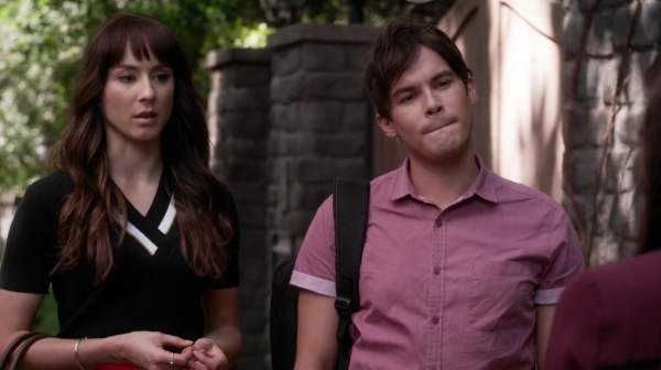 Pretty_Little_Liars_S06E17_We_ve_All_Got_Baggage_720p_WEB-DL_DD5_1_H_264-NTb_0854.jpg