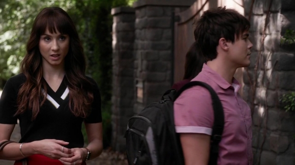 Pretty_Little_Liars_S06E17_We_ve_All_Got_Baggage_720p_WEB-DL_DD5_1_H_264-NTb_0871.jpg