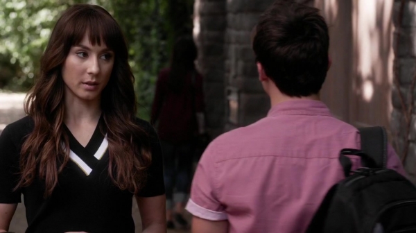 Pretty_Little_Liars_S06E17_We_ve_All_Got_Baggage_720p_WEB-DL_DD5_1_H_264-NTb_0874.jpg