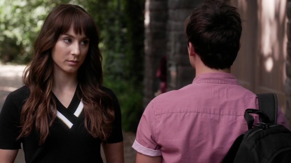 Pretty_Little_Liars_S06E17_We_ve_All_Got_Baggage_720p_WEB-DL_DD5_1_H_264-NTb_0876.jpg