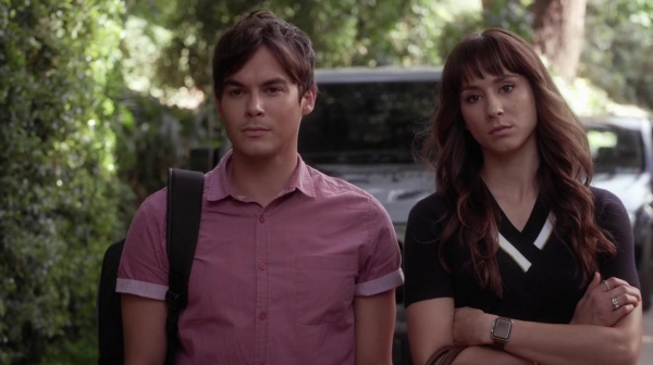 Pretty_Little_Liars_S06E17_We_ve_All_Got_Baggage_720p_WEB-DL_DD5_1_H_264-NTb_0880.jpg