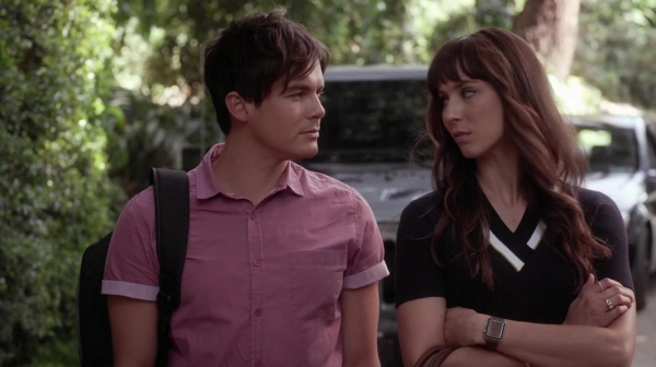 Pretty_Little_Liars_S06E17_We_ve_All_Got_Baggage_720p_WEB-DL_DD5_1_H_264-NTb_0885.jpg
