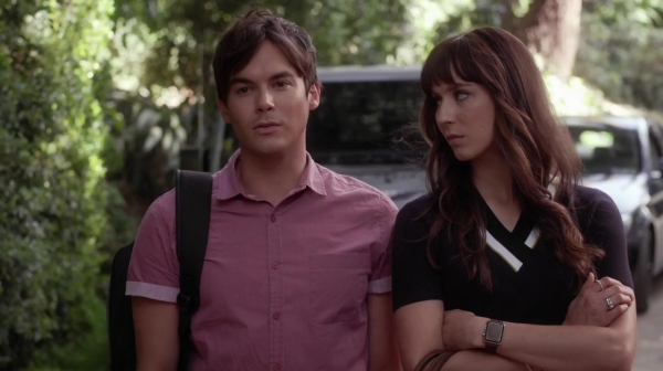 Pretty_Little_Liars_S06E17_We_ve_All_Got_Baggage_720p_WEB-DL_DD5_1_H_264-NTb_0888.jpg