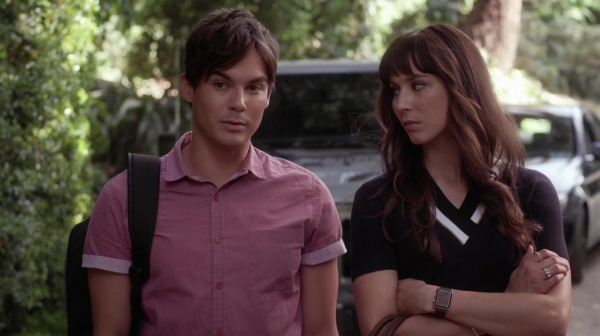 Pretty_Little_Liars_S06E17_We_ve_All_Got_Baggage_720p_WEB-DL_DD5_1_H_264-NTb_0890.jpg