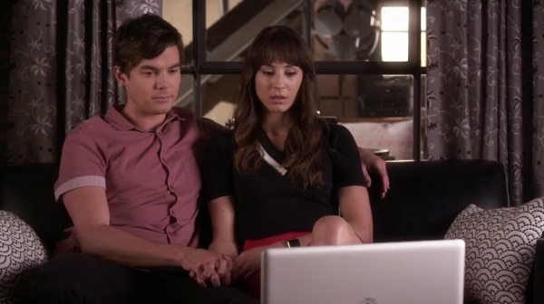 Pretty_Little_Liars_S06E17_We_ve_All_Got_Baggage_720p_WEB-DL_DD5_1_H_264-NTb_1275.jpg