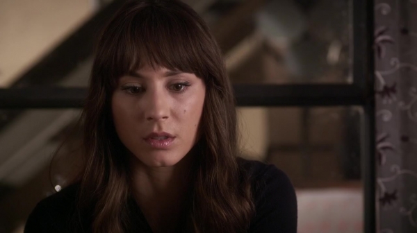 Pretty_Little_Liars_S06E17_We_ve_All_Got_Baggage_720p_WEB-DL_DD5_1_H_264-NTb_1444.jpg