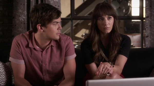 Pretty_Little_Liars_S06E17_We_ve_All_Got_Baggage_720p_WEB-DL_DD5_1_H_264-NTb_1454.jpg
