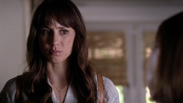 Pretty_Little_Liars_S06E17_We_ve_All_Got_Baggage_720p_WEB-DL_DD5_1_H_264-NTb_1819.jpg