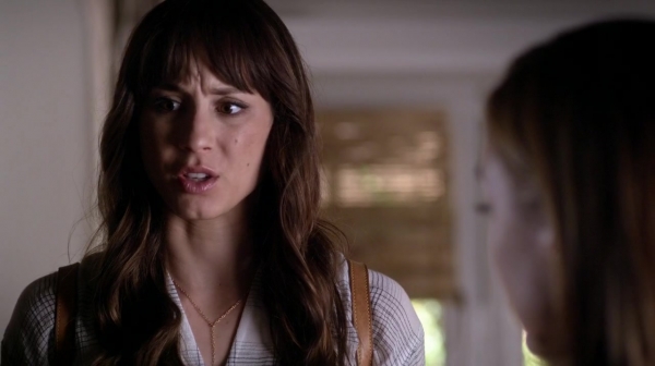 Pretty_Little_Liars_S06E17_We_ve_All_Got_Baggage_720p_WEB-DL_DD5_1_H_264-NTb_1821.jpg