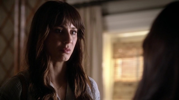 Pretty_Little_Liars_S06E17_We_ve_All_Got_Baggage_720p_WEB-DL_DD5_1_H_264-NTb_1827.jpg