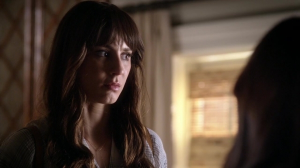 Pretty_Little_Liars_S06E17_We_ve_All_Got_Baggage_720p_WEB-DL_DD5_1_H_264-NTb_1828.jpg