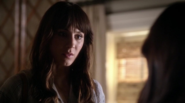 Pretty_Little_Liars_S06E17_We_ve_All_Got_Baggage_720p_WEB-DL_DD5_1_H_264-NTb_1835.jpg