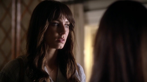 Pretty_Little_Liars_S06E17_We_ve_All_Got_Baggage_720p_WEB-DL_DD5_1_H_264-NTb_1845.jpg